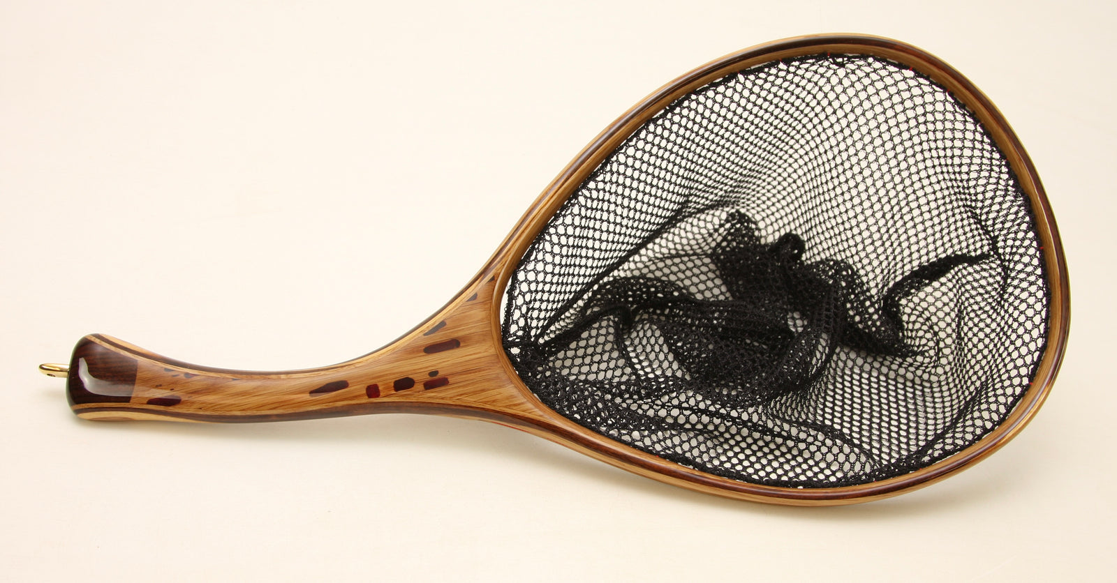 Medium sized Fly Fishing Net: I think this wood has damage.